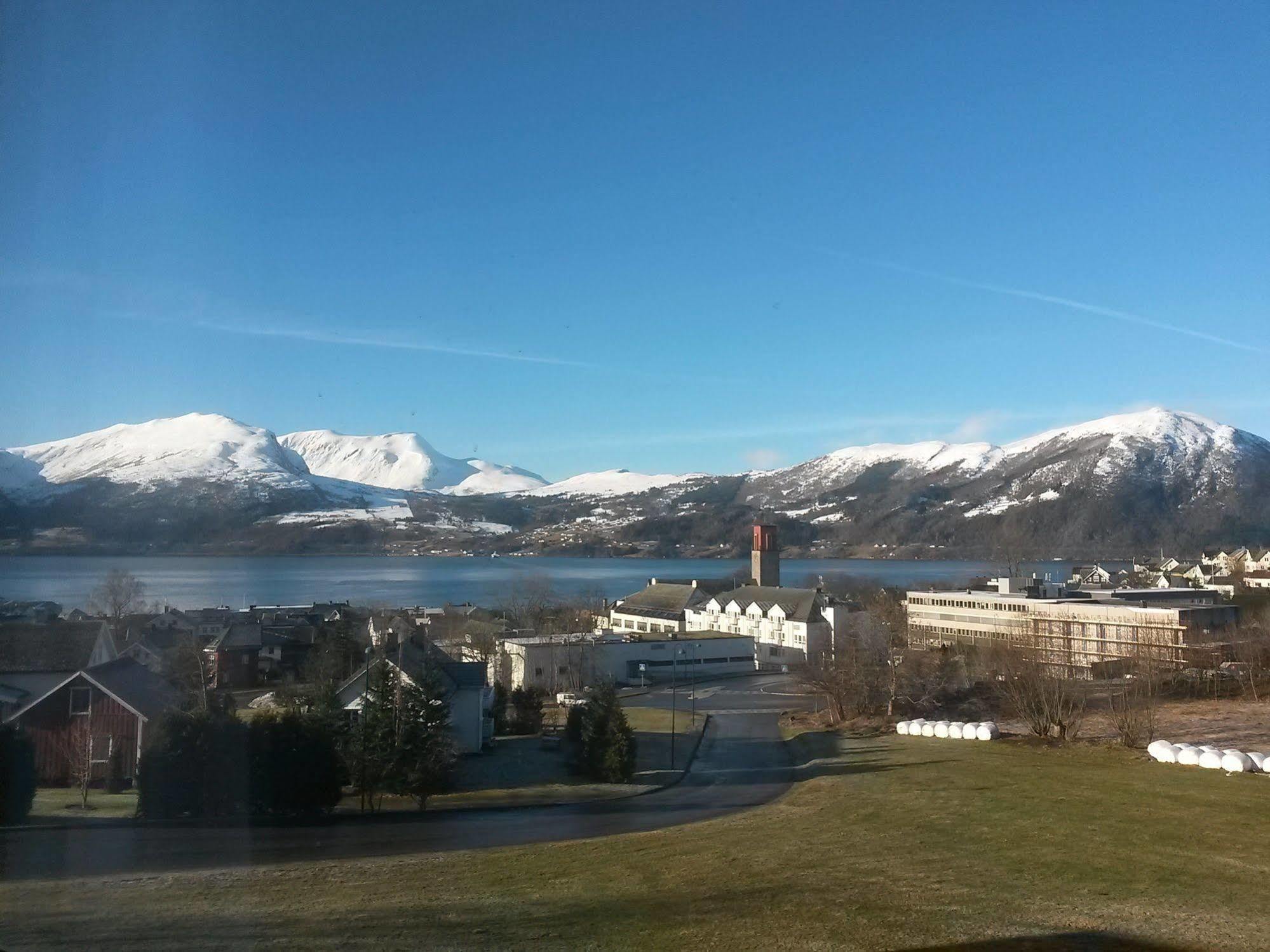 Volda Turisthotell Екстер'єр фото